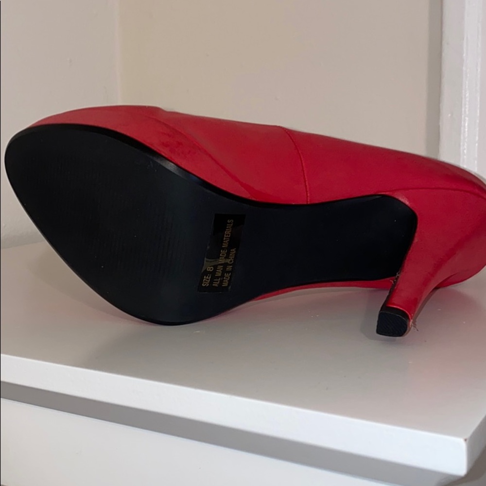 Red heels - Picture 5 of 8